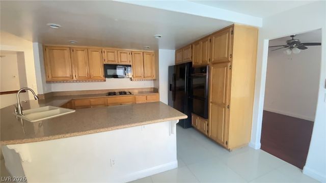 9428 Salt Water Court, Las Vegas, NV 89117