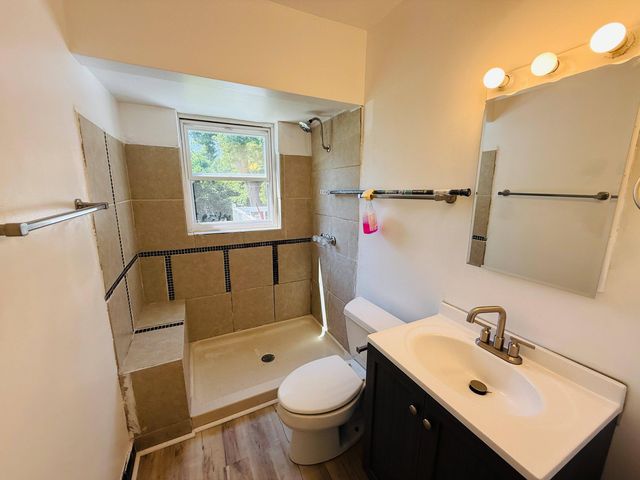 54 E Fairmount Avenue, Pontiac, MI 48340