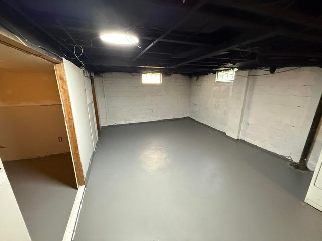 54 E Fairmount Avenue, Pontiac, MI 48340
