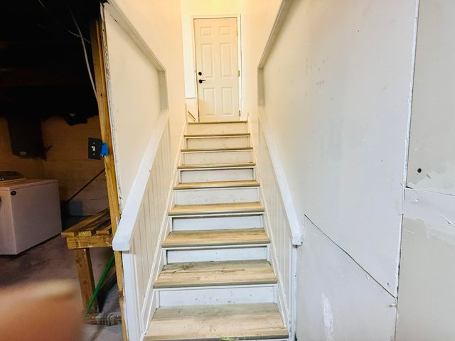 54 E Fairmount Avenue, Pontiac, MI 48340