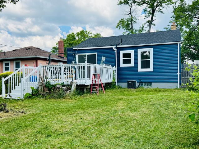 54 E Fairmount Avenue, Pontiac, MI 48340