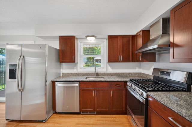 7205 Maple Drive, Urbandale, IA 50322
