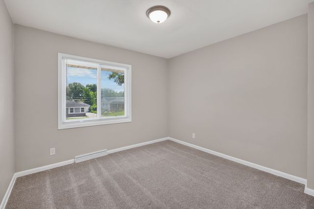 7205 Maple Drive, Urbandale, IA 50322