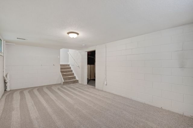7205 Maple Drive, Urbandale, IA 50322