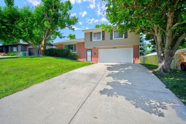 7205 Maple Drive, Urbandale, IA 50322