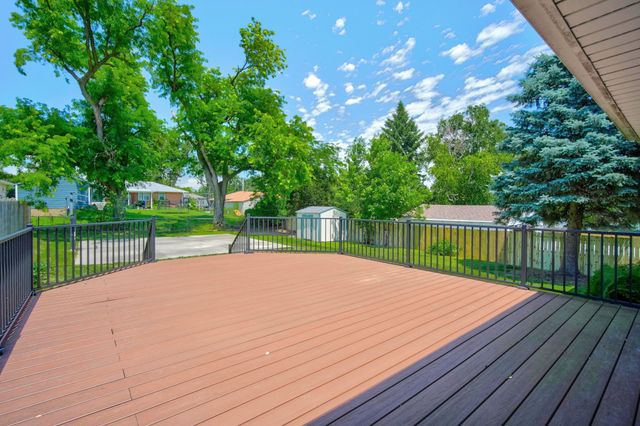7205 Maple Drive, Urbandale, IA 50322