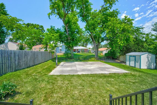 7205 Maple Drive, Urbandale, IA 50322