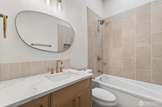 11 Sun Crest Lane, Cathlamet, WA 98612