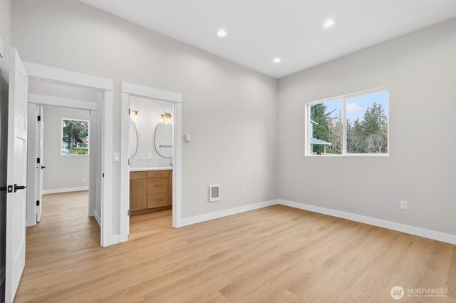 11 Sun Crest Lane, Cathlamet, WA 98612