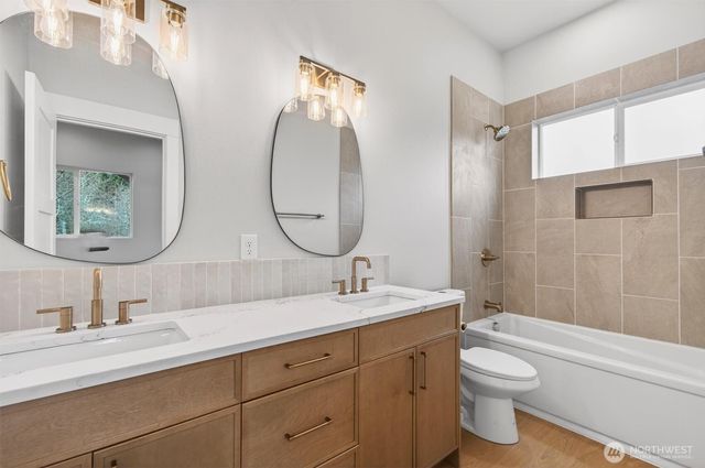 11 Sun Crest Lane, Cathlamet, WA 98612