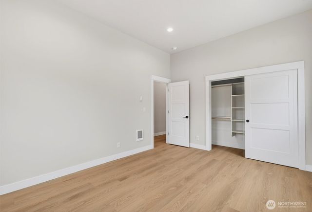 11 Sun Crest Lane, Cathlamet, WA 98612