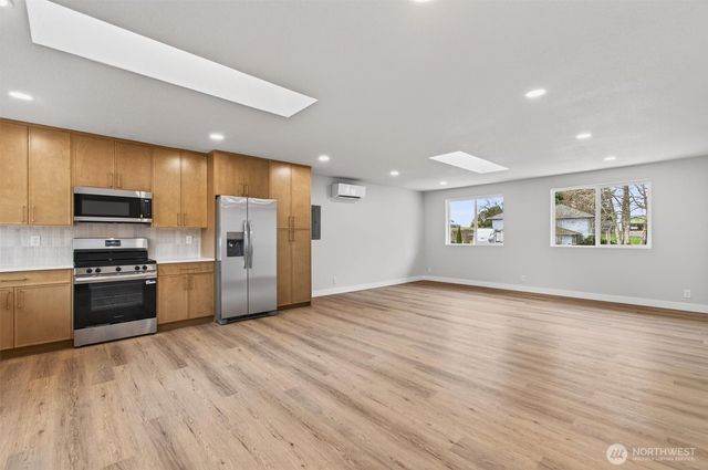 11 Sun Crest Lane, Cathlamet, WA 98612