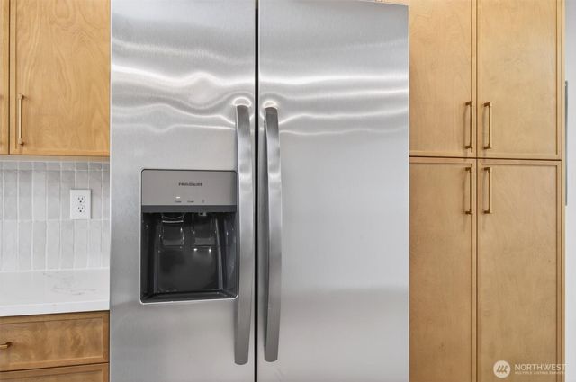 11 Sun Crest Lane, Cathlamet, WA 98612