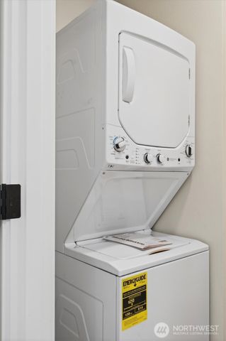 11 Sun Crest Lane, Cathlamet, WA 98612