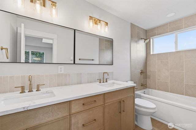 11 Sun Crest Lane, Cathlamet, WA 98612