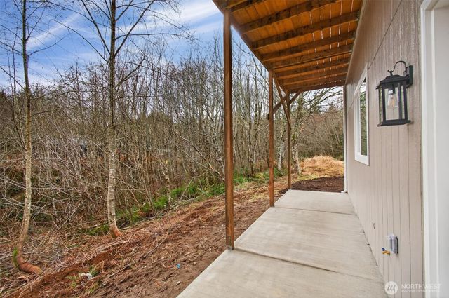 11 Sun Crest Lane, Cathlamet, WA 98612