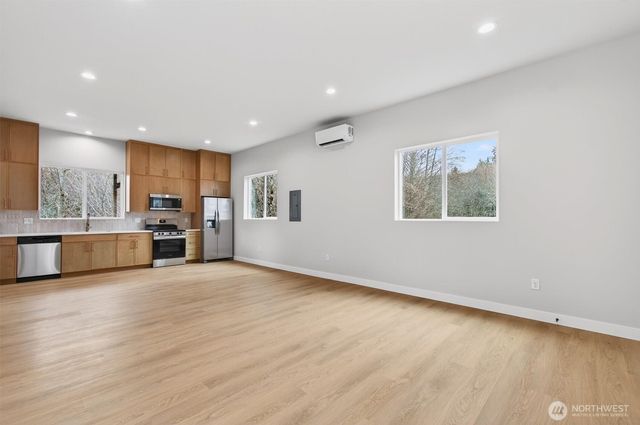 11 Sun Crest Lane, Cathlamet, WA 98612