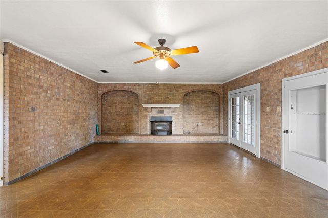 4361 Us Highway 77 S, Hallettsville, TX 77964