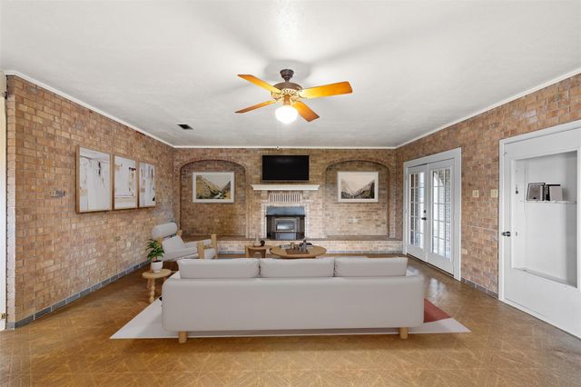 4361 Us Highway 77 S, Hallettsville, TX 77964