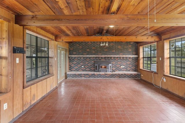 4361 Us Highway 77 S, Hallettsville, TX 77964