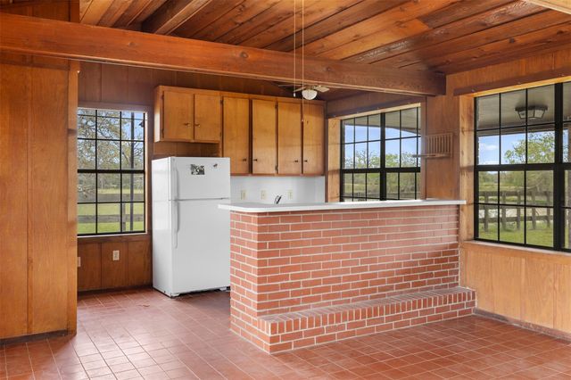 4361 Us Highway 77 S, Hallettsville, TX 77964