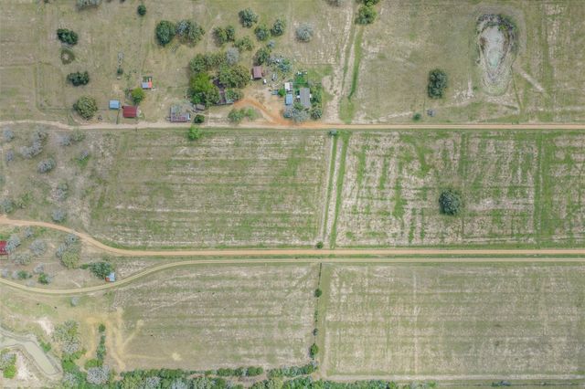 4361 Us Highway 77 S, Hallettsville, TX 77964