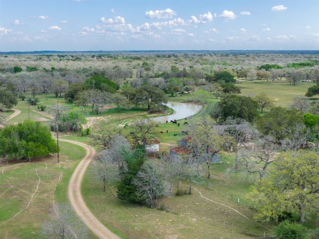 4361 Us Highway 77 S, Hallettsville, TX 77964