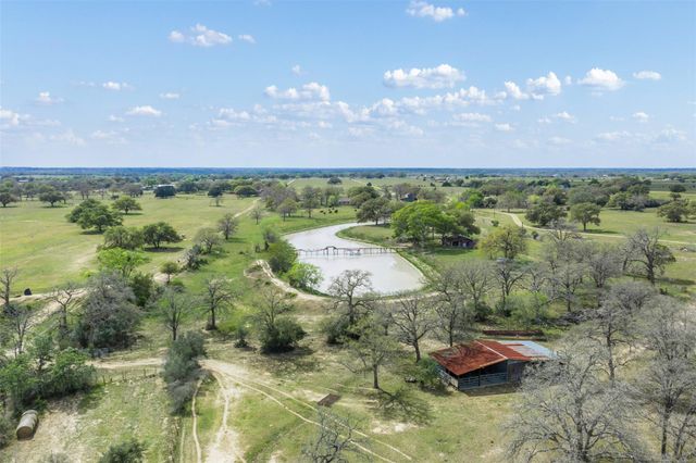 4361 Us Highway 77 S, Hallettsville, TX 77964