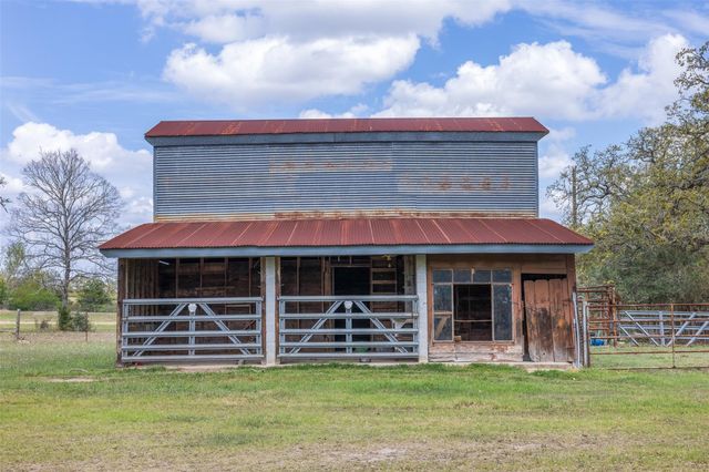 4361 Us Highway 77 S, Hallettsville, TX 77964