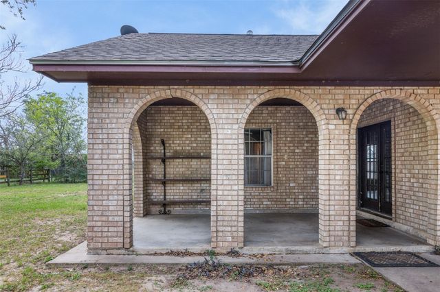 4361 Us Highway 77 S, Hallettsville, TX 77964