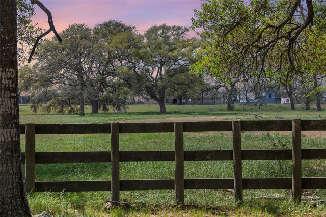 4361 Us Highway 77 S, Hallettsville, TX 77964