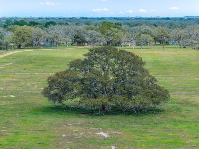 4361 Us Highway 77 S, Hallettsville, TX 77964