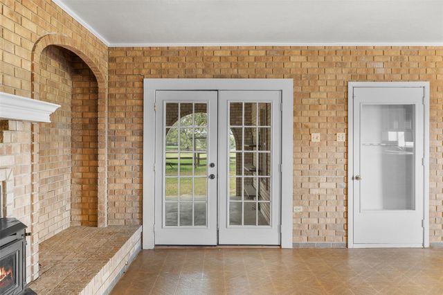 4361 Us Highway 77 S, Hallettsville, TX 77964