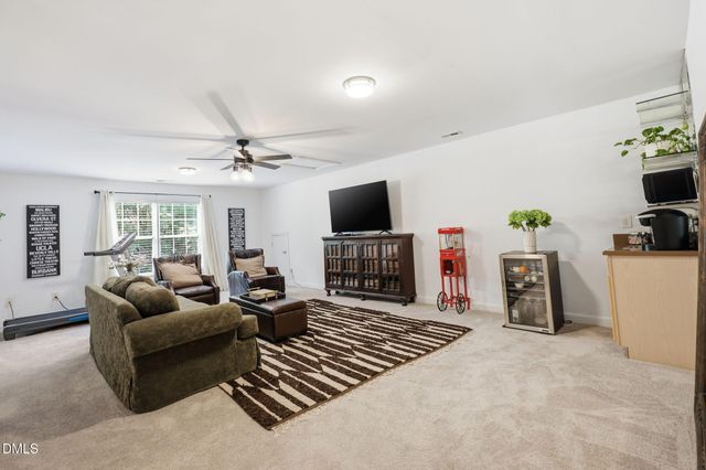 1008 Old Meetinghouse Way, Raleigh, NC 27615