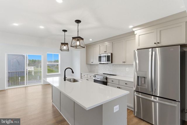 511 FONTANA CIR, Martinsburg, WV 25403