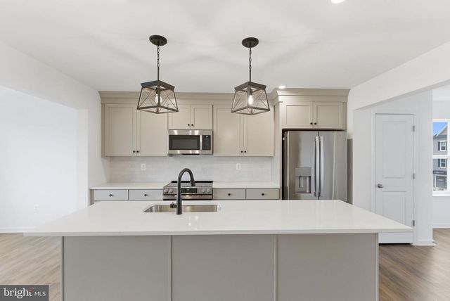 511 FONTANA CIR, Martinsburg, WV 25403