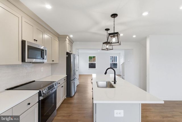 511 FONTANA CIR, Martinsburg, WV 25403