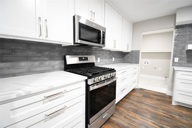 1011 Sam Hill Street, Irving, TX 75062