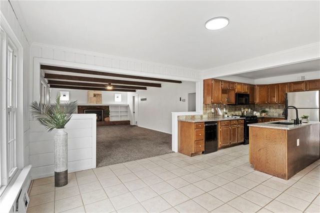 9616 Holmes Road, Kansas City, MO 64131