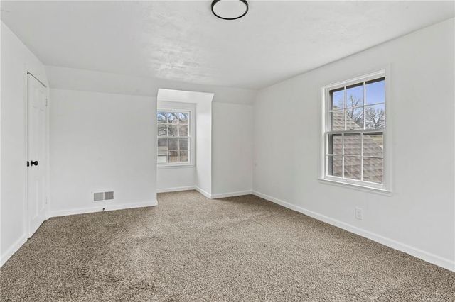 9616 Holmes Road, Kansas City, MO 64131