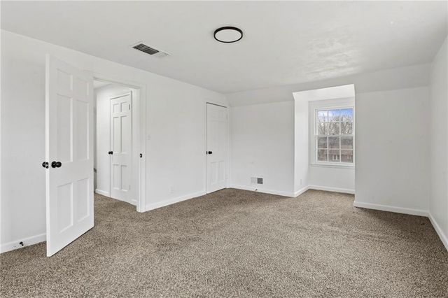 9616 Holmes Road, Kansas City, MO 64131