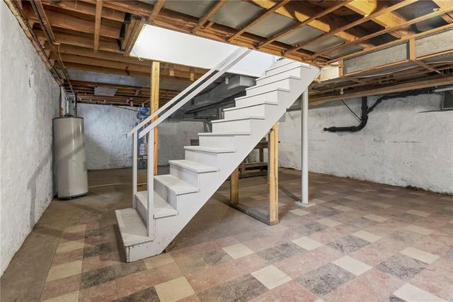 9616 Holmes Road, Kansas City, MO 64131