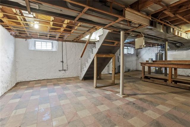 9616 Holmes Road, Kansas City, MO 64131