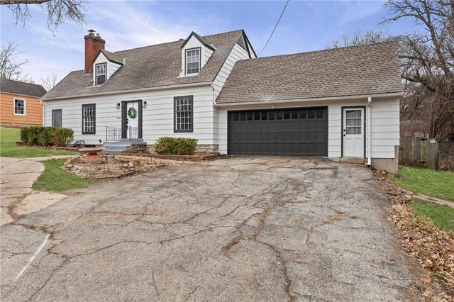 9616 Holmes Road, Kansas City, MO 64131