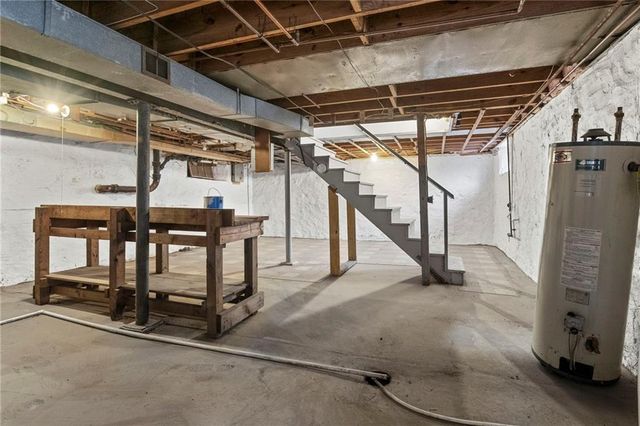 9616 Holmes Road, Kansas City, MO 64131