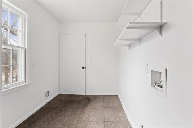 9616 Holmes Road, Kansas City, MO 64131