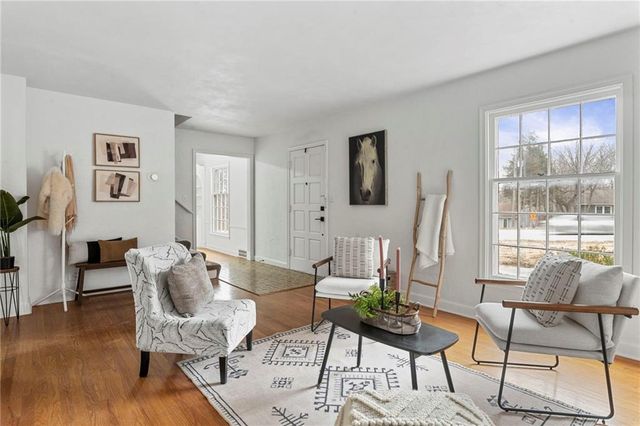 9616 Holmes Road, Kansas City, MO 64131