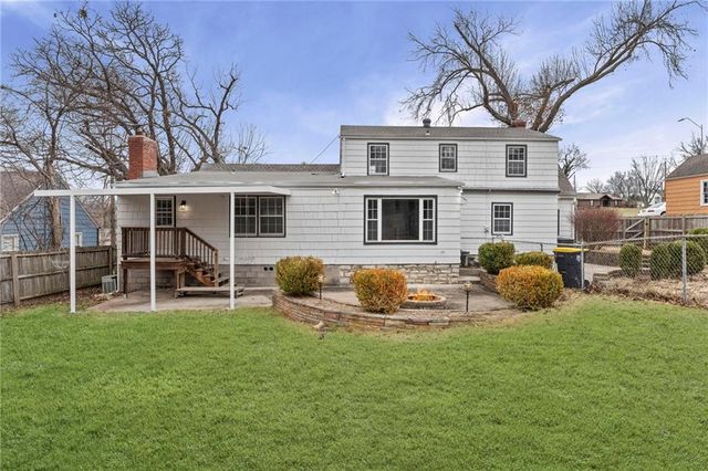 9616 Holmes Road, Kansas City, MO 64131