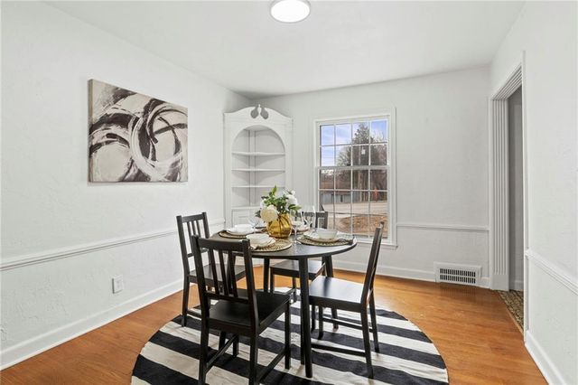 9616 Holmes Road, Kansas City, MO 64131