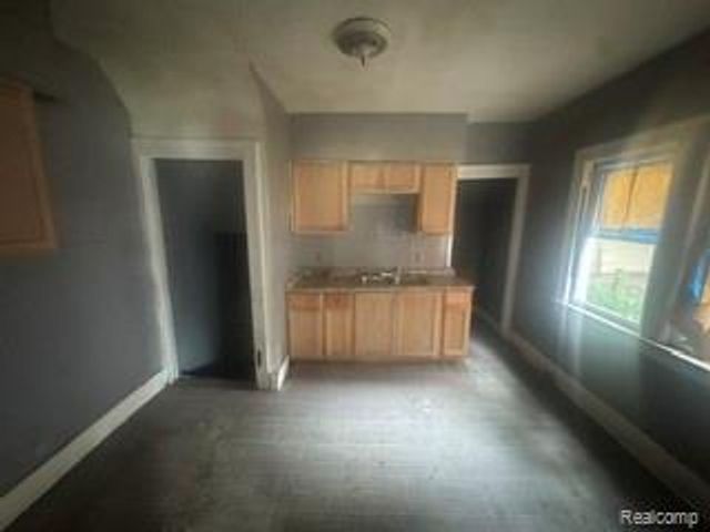 13639 Saratoga Street, Detroit, MI 48205
